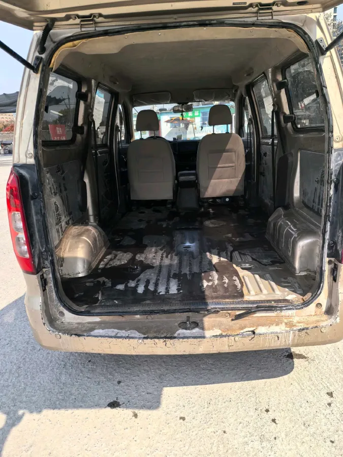 2021 WuLing HongGuang V 1.5L 99HP L4 6MT,autocango,china used car exporter,china ev exporter,chinese used car exporter,chinese used ev exporter