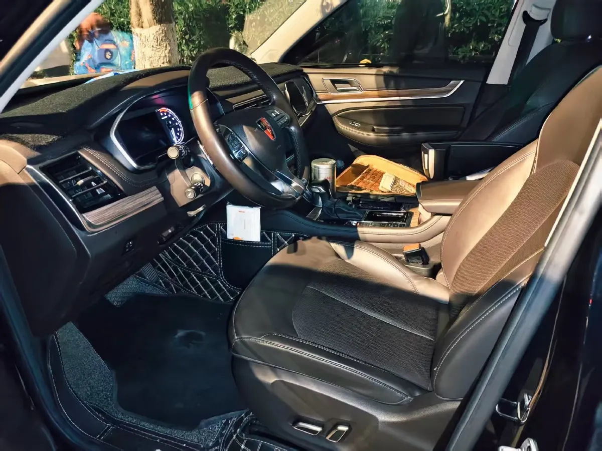 2019 Roewe RX8 2.0T 222HP L4 6AT,autocango,china used car exporter,china ev exporter,chinese used car exporter,chinese used ev exporter