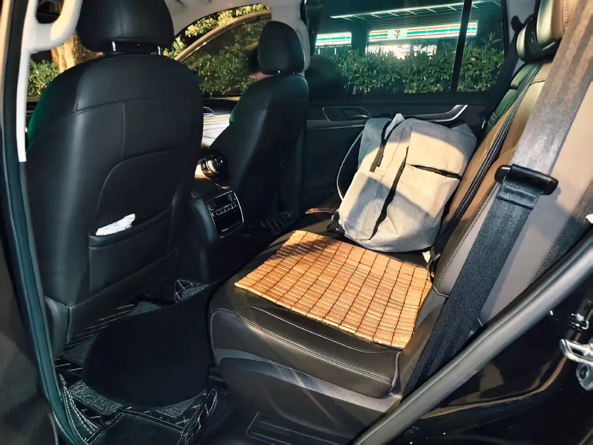 2019 Roewe RX8 2.0T 222HP L4 6AT,autocango,china used car exporter,china ev exporter,chinese used car exporter,chinese used ev exporter