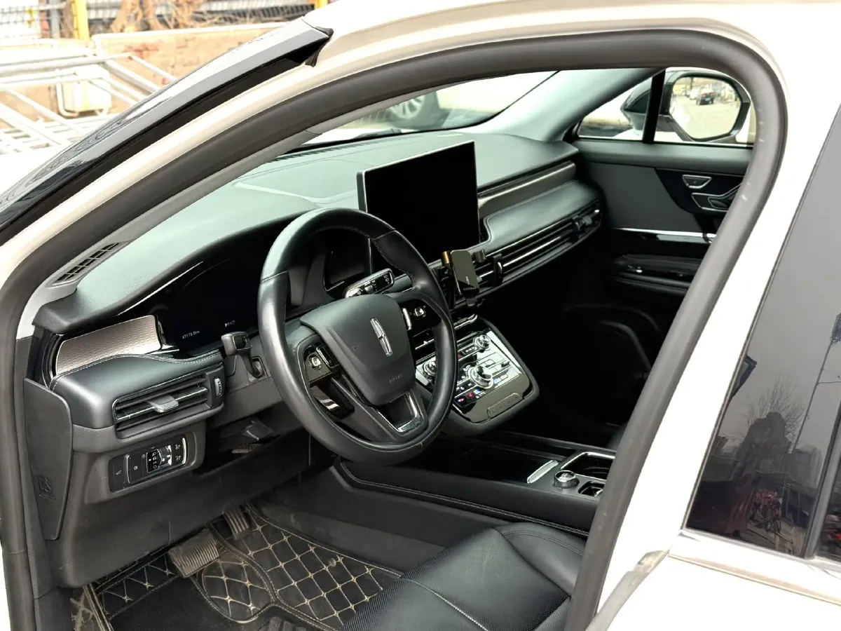 2022 Lincoln Corsair 2.0T 245HP L4 8AT,autocango,china used car exporter,china ev exporter,chinese used car exporter,chinese used ev exporter