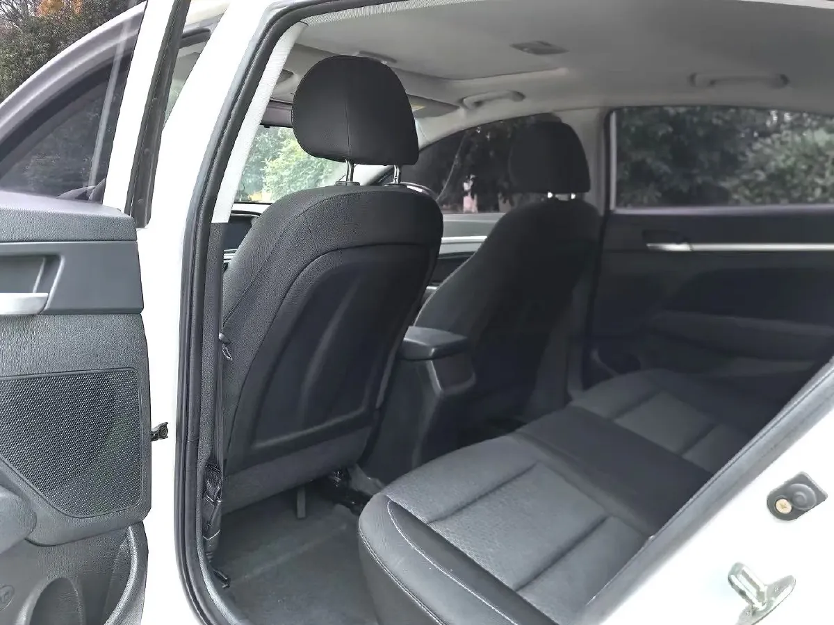 2016 Hyundai Elantra 1.6L 130HP L4 6AT,autocango,china used car exporter,china ev exporter,chinese used car exporter,chinese used ev exporter