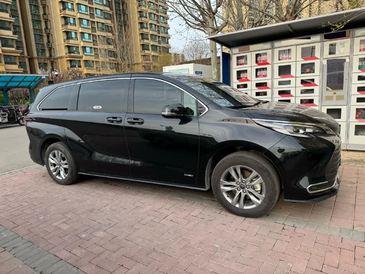 2024 Toyota Sienna 2.5L 189HP L4 E-CVT Hybrid,autocango,china used car exporter,china ev exporter,chinese used car exporter,chinese used ev exporter