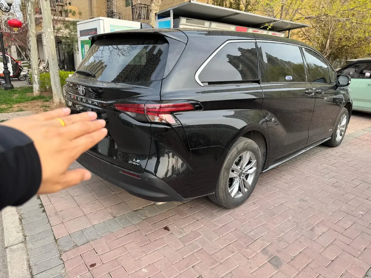 2024 Toyota Sienna 2.5L 189HP L4 E-CVT Hybrid,autocango,china used car exporter,china ev exporter,chinese used car exporter,chinese used ev exporter