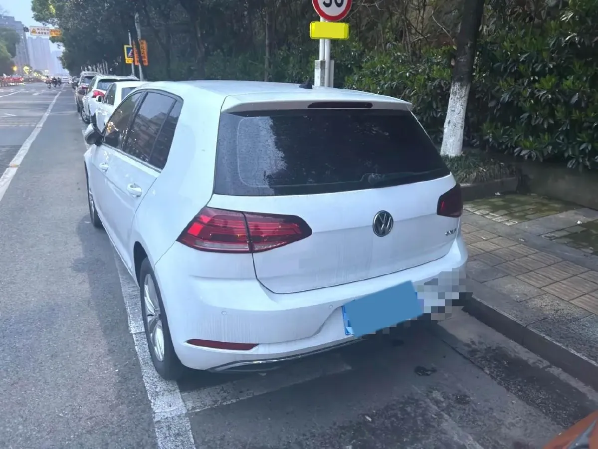 2018 Volkswagen Golf 1.6L 110HP L4 6AT,autocango,china used car exporter,china ev exporter,chinese used car exporter,chinese used ev exporter