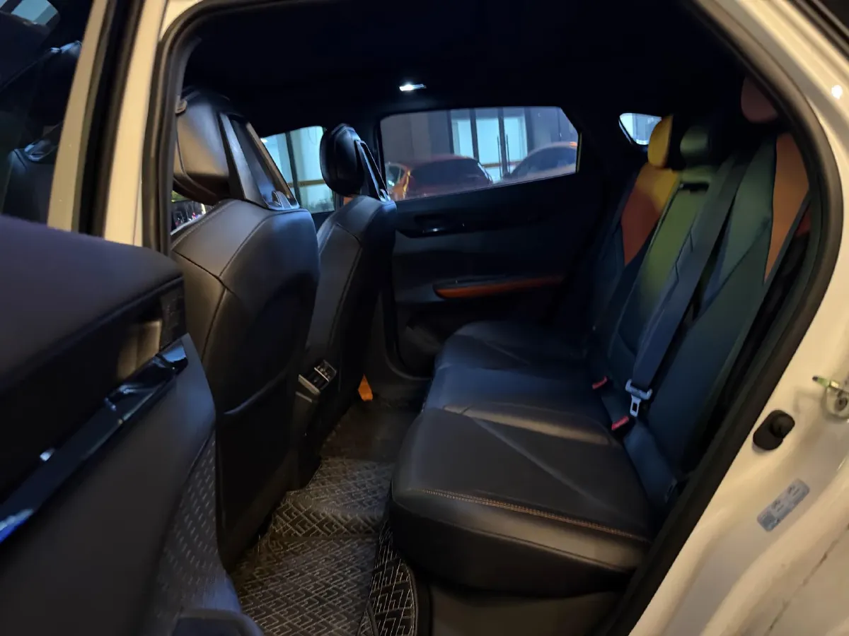 2022 ChangAn UNI-V 1.5T 188HP L4 7DCT,autocango,china used car exporter,china ev exporter,chinese used car exporter,chinese used ev exporter