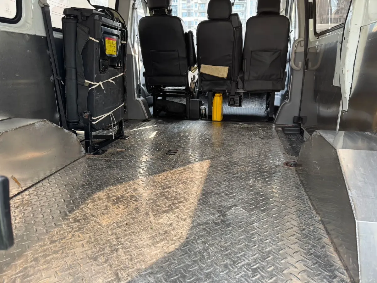 2019 MAXUS XinTu V80 2.5T 136HP L4 6MT,autocango,china used car exporter,china ev exporter,chinese used car exporter,chinese used ev exporter