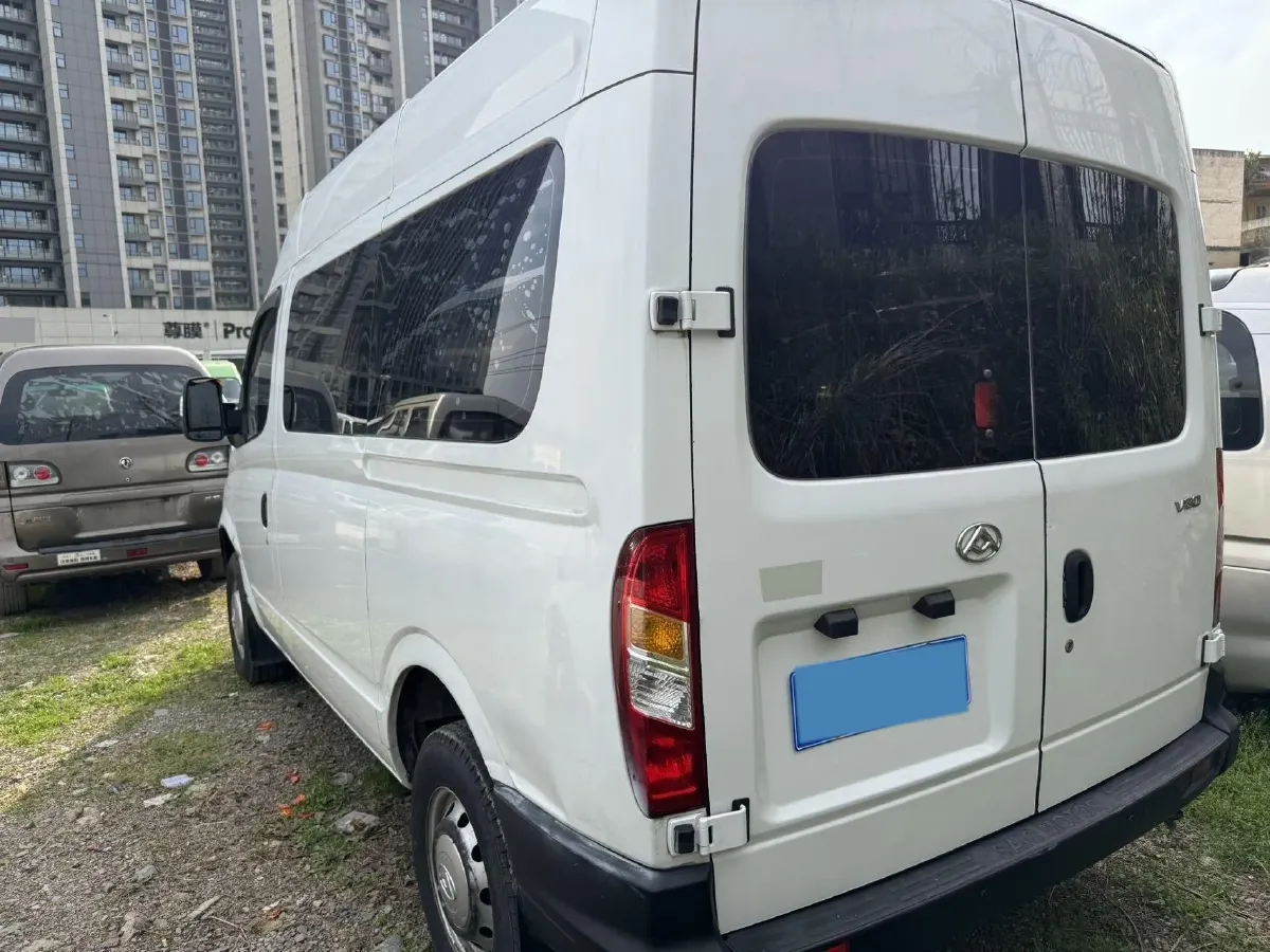 2019 MAXUS XinTu V80 2.5T 136HP L4 6MT,autocango,china used car exporter,china ev exporter,chinese used car exporter,chinese used ev exporter