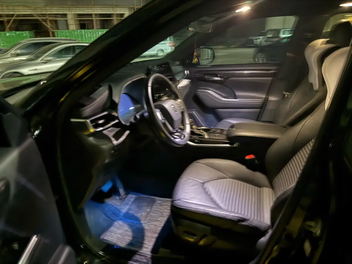 2023 Toyota Crown Kluger 2.5L 189HP L4 E-CVT Hybrid,autocango,china used car exporter,china ev exporter,chinese used car exporter,chinese used ev exporter