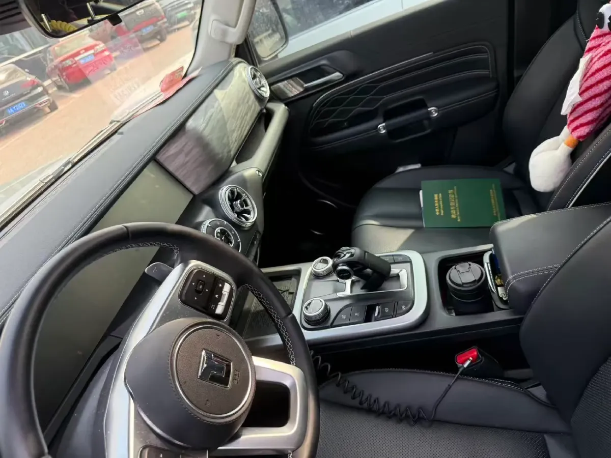 2024 Tank 300 2.0T 227HP L4 8AT,autocango,china used car exporter,china ev exporter,chinese used car exporter,chinese used ev exporter