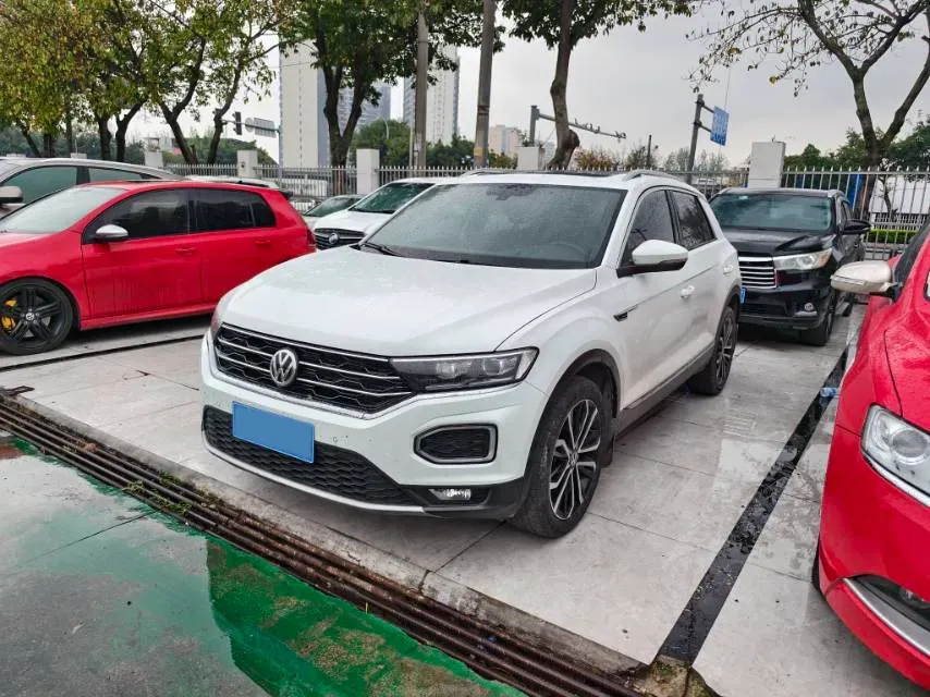 2018 Ford Kuga 1.5T 181HP L4 6AT,autocango,china used car exporter,china ev exporter,chinese used car exporter,chinese used ev exporter