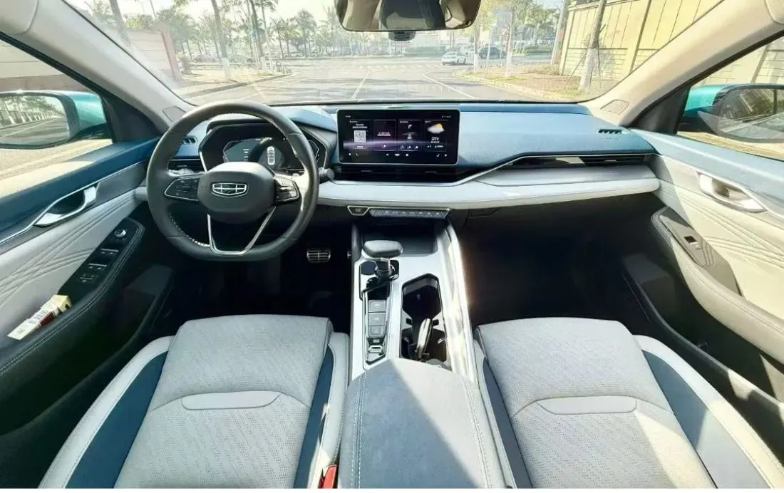 2021 Geely Preface 2.0T 190HP L4 7DCT,autocango,china used car exporter,china ev exporter,chinese used car exporter,chinese used ev exporter