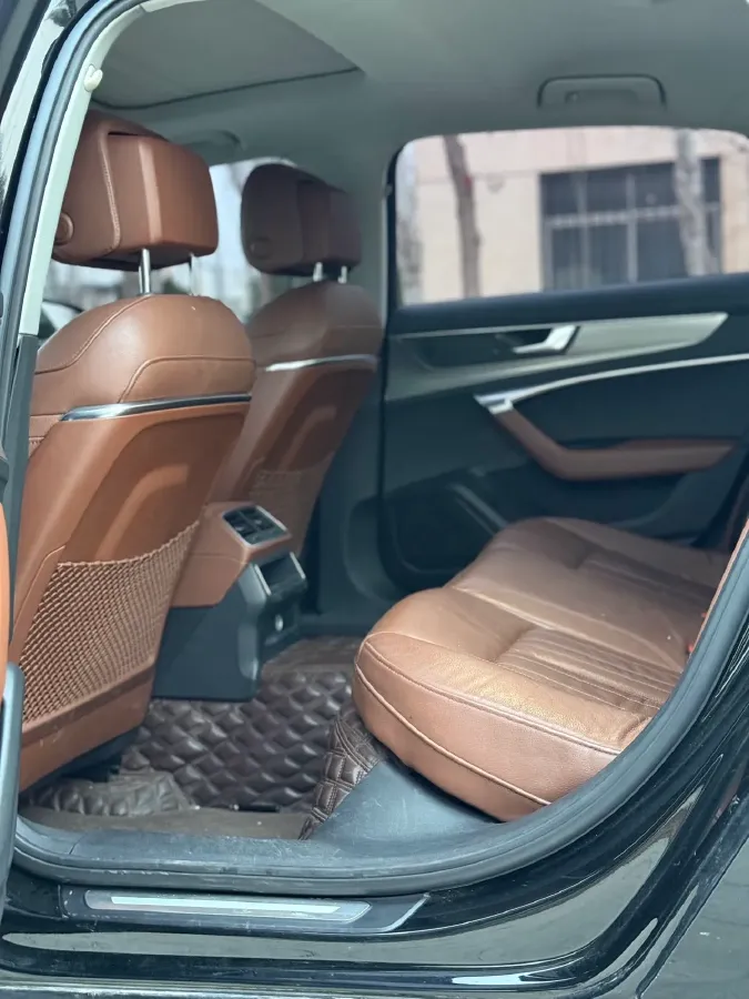 2019 Audi A6L 2.0T 190HP L4 7DCT,autocango,china used car exporter,china ev exporter,chinese used car exporter,chinese used ev exporter