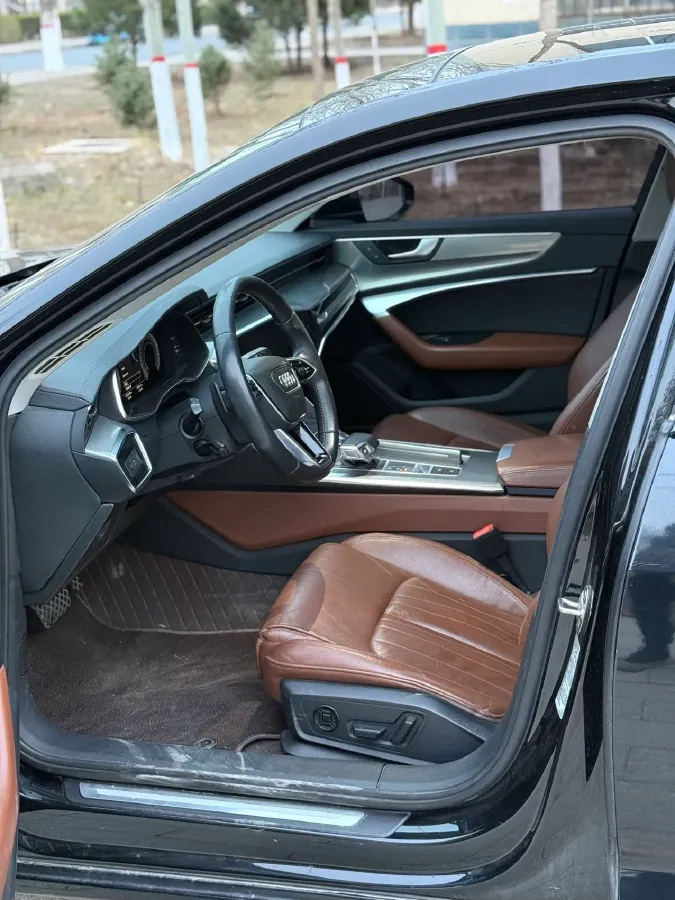 2019 Audi A6L 2.0T 190HP L4 7DCT,autocango,china used car exporter,china ev exporter,chinese used car exporter,chinese used ev exporter