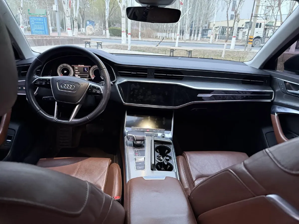 2019 Audi A6L 2.0T 190HP L4 7DCT,autocango,china used car exporter,china ev exporter,chinese used car exporter,chinese used ev exporter