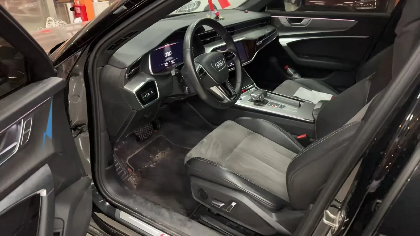 2023 Audi A6L 2.0T 245HP L4 7DCT,autocango,china used car exporter,china ev exporter,chinese used car exporter,chinese used ev exporter