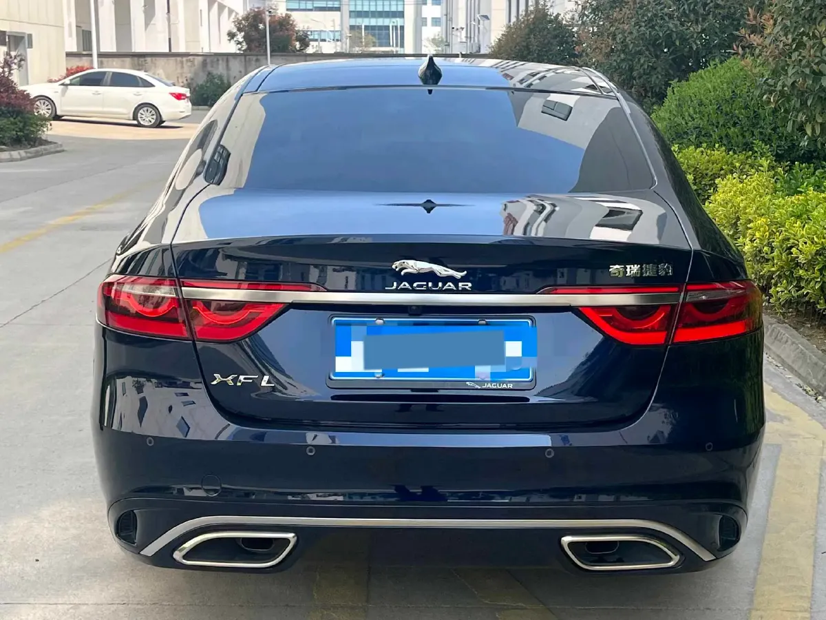 2022 Jaguar XFL 2.0T 200HP L4 8AT,autocango,china used car exporter,china ev exporter,chinese used car exporter,chinese used ev exporter