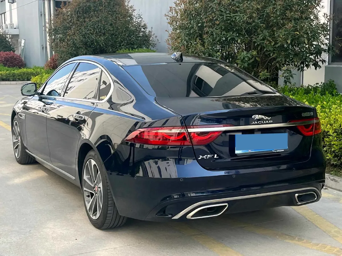 2022 Jaguar XFL 2.0T 200HP L4 8AT,autocango,china used car exporter,china ev exporter,chinese used car exporter,chinese used ev exporter