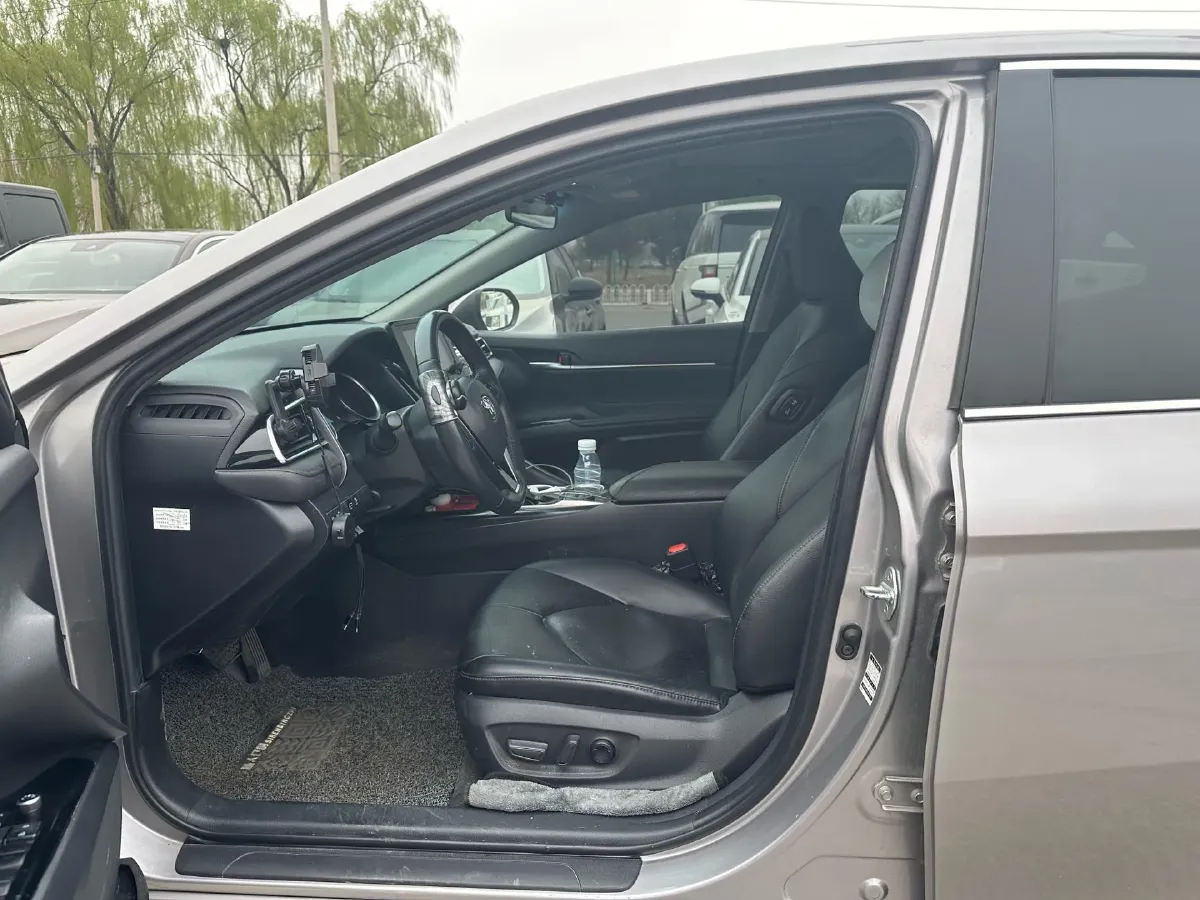 2023 Toyota Camry 2.5L 178HP L4 E-CVT Hybrid,autocango,china used car exporter,china ev exporter,chinese used car exporter,chinese used ev exporter