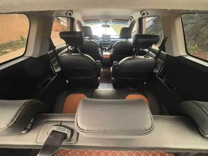 2020 WuLing HongGuang Plus 1.5L 99HP L4 6MT,autocango,china used car exporter,china ev exporter,chinese used car exporter,chinese used ev exporter