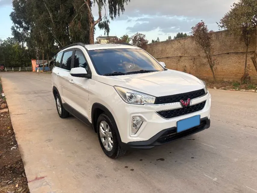 2020 WuLing HongGuang Plus 1.5L 99HP L4 6MT,autocango,china used car exporter,china ev exporter,chinese used car exporter,chinese used ev exporter