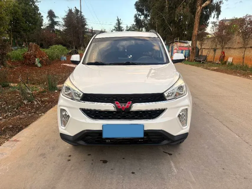 2020 WuLing HongGuang Plus 1.5L 99HP L4 6MT,autocango,china used car exporter,china ev exporter,chinese used car exporter,chinese used ev exporter