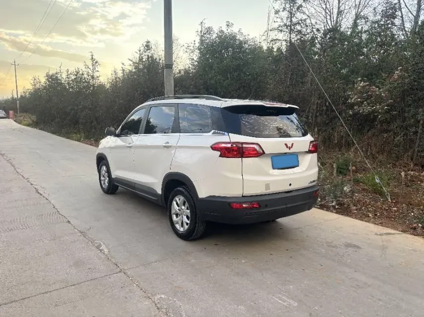 2020 WuLing HongGuang Plus 1.5L 99HP L4 6MT,autocango,china used car exporter,china ev exporter,chinese used car exporter,chinese used ev exporter