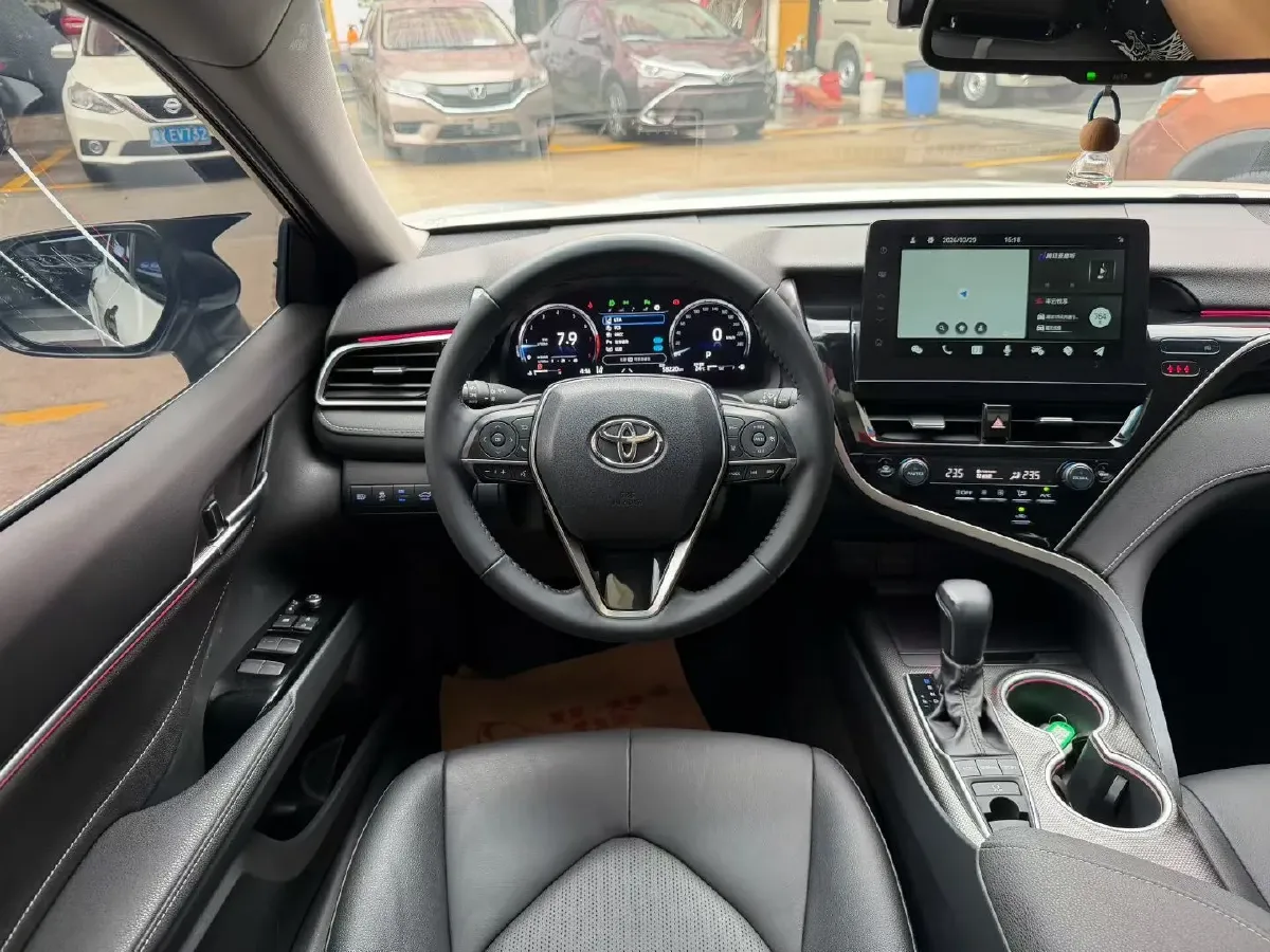 2021 Toyota Camry 2.5L 209HP L4 8AT,autocango,china used car exporter,china ev exporter,chinese used car exporter,chinese used ev exporter