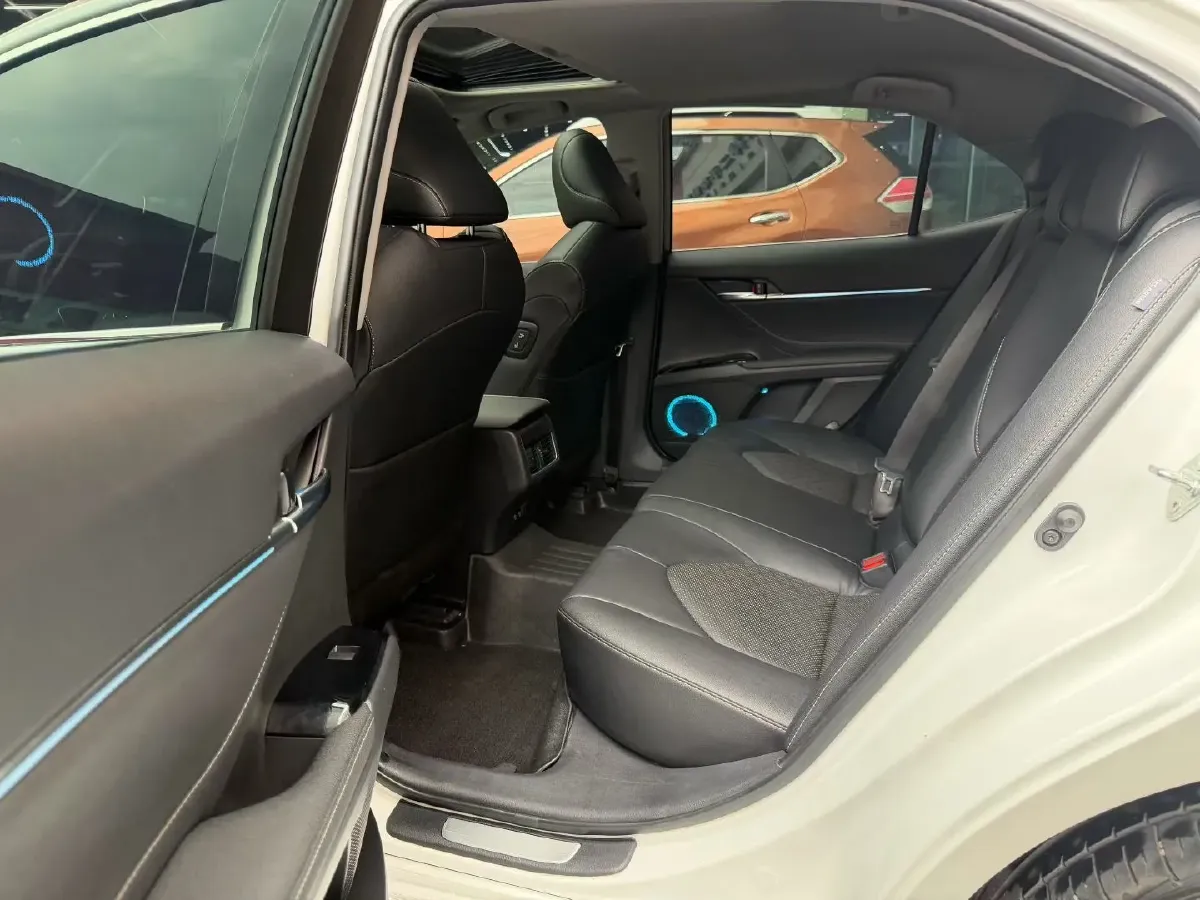 2021 Toyota Camry 2.5L 209HP L4 8AT,autocango,china used car exporter,china ev exporter,chinese used car exporter,chinese used ev exporter