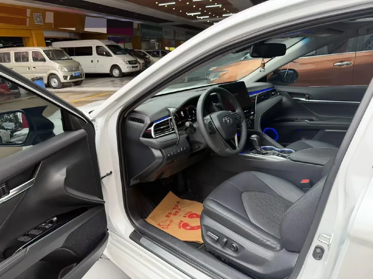 2021 Toyota Camry 2.5L 209HP L4 8AT,autocango,china used car exporter,china ev exporter,chinese used car exporter,chinese used ev exporter