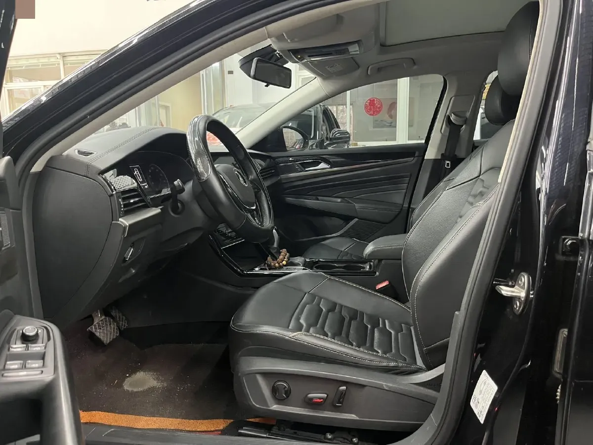 2021 Volkswagen Passat 2.0T 186HP L4 7DCT,autocango,china used car exporter,china ev exporter,chinese used car exporter,chinese used ev exporter