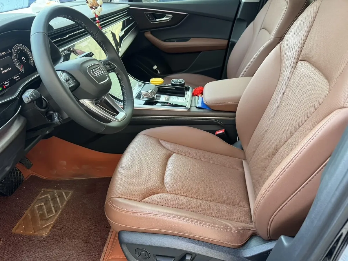 2025 Audi Q7 2.0T 265HP L4 8AT,autocango,china used car exporter,china ev exporter,chinese used car exporter,chinese used ev exporter