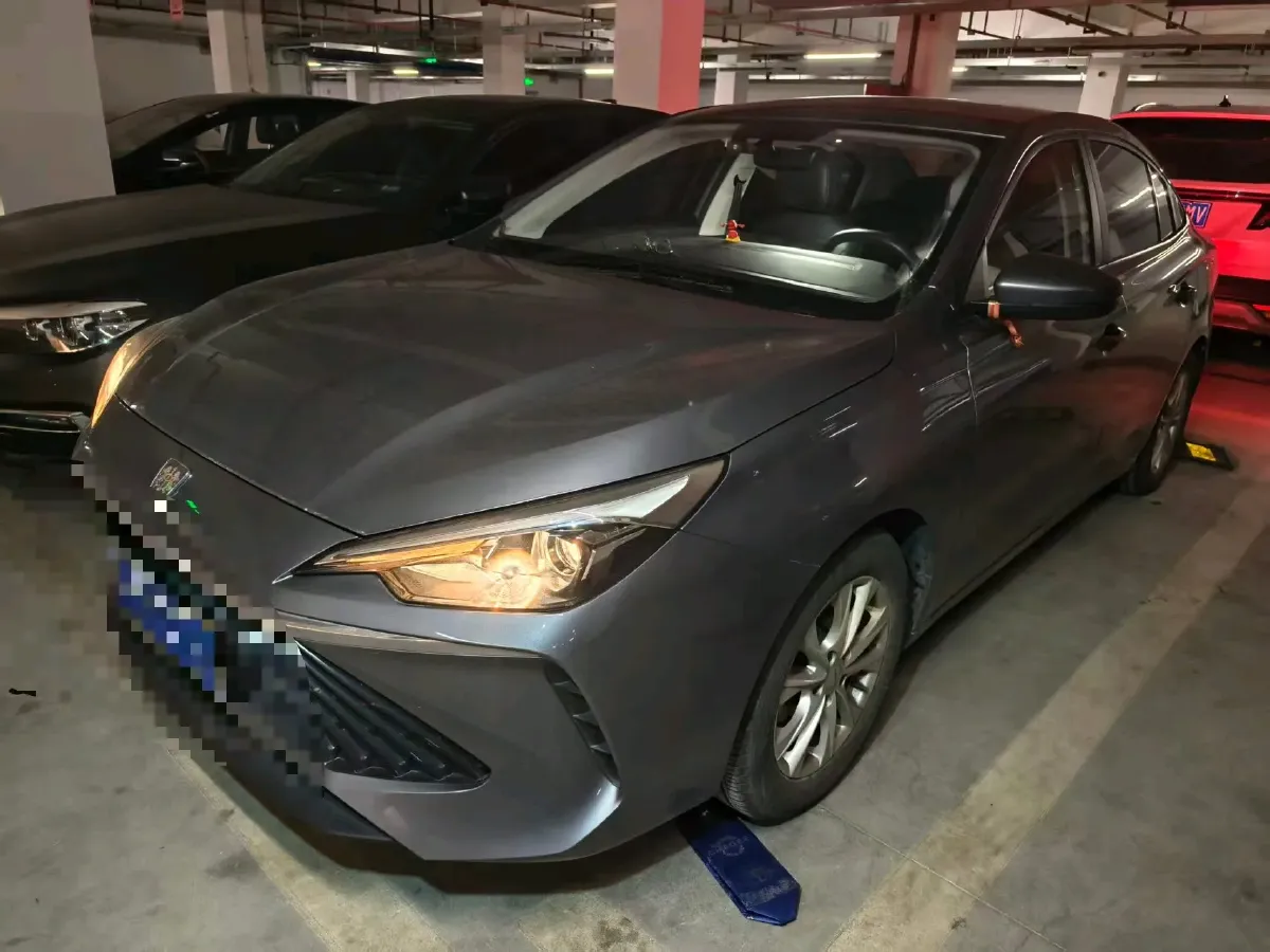 2023 Roewe i5 1.5L 129HP L4 5MT,autocango,china used car exporter,china ev exporter,chinese used car exporter,chinese used ev exporter