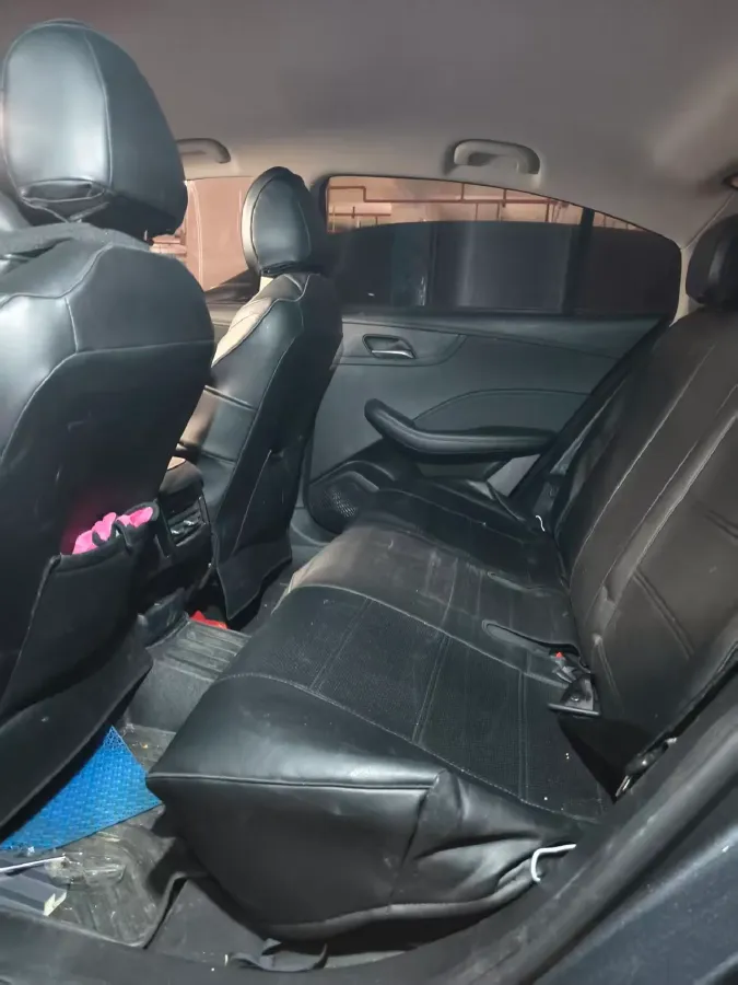 2023 Roewe i5 1.5L 129HP L4 5MT,autocango,china used car exporter,china ev exporter,chinese used car exporter,chinese used ev exporter