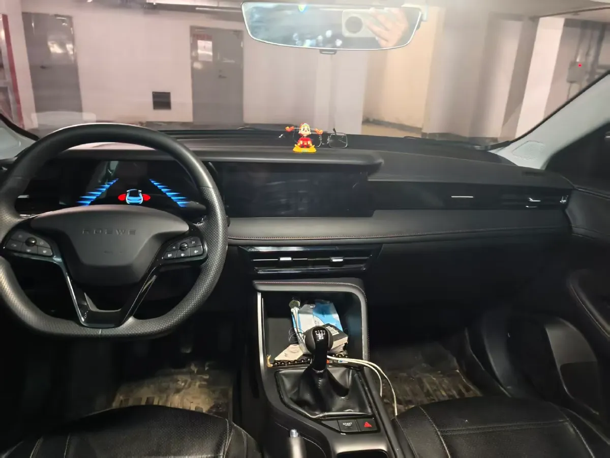 2023 Roewe i5 1.5L 129HP L4 5MT,autocango,china used car exporter,china ev exporter,chinese used car exporter,chinese used ev exporter