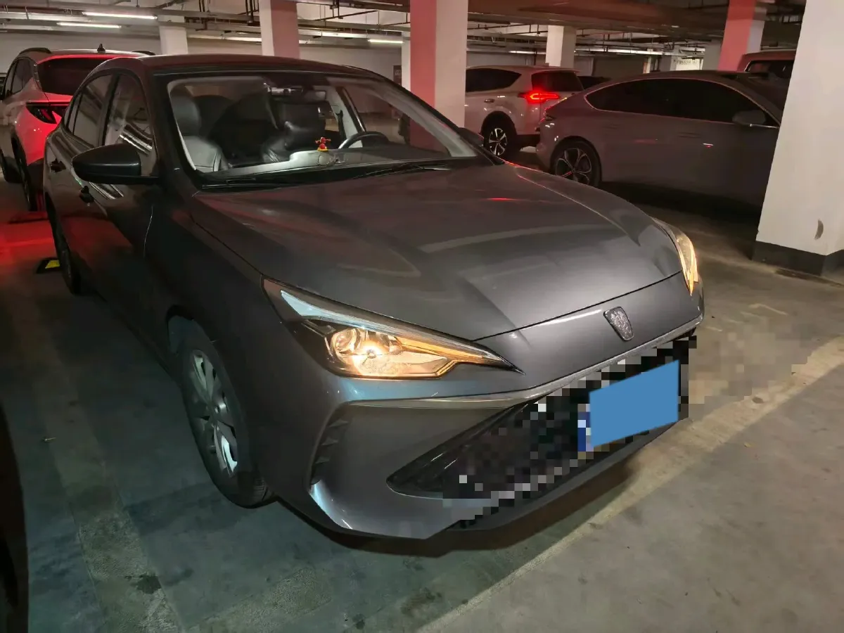 2023 Roewe i5 1.5L 129HP L4 5MT,autocango,china used car exporter,china ev exporter,chinese used car exporter,chinese used ev exporter