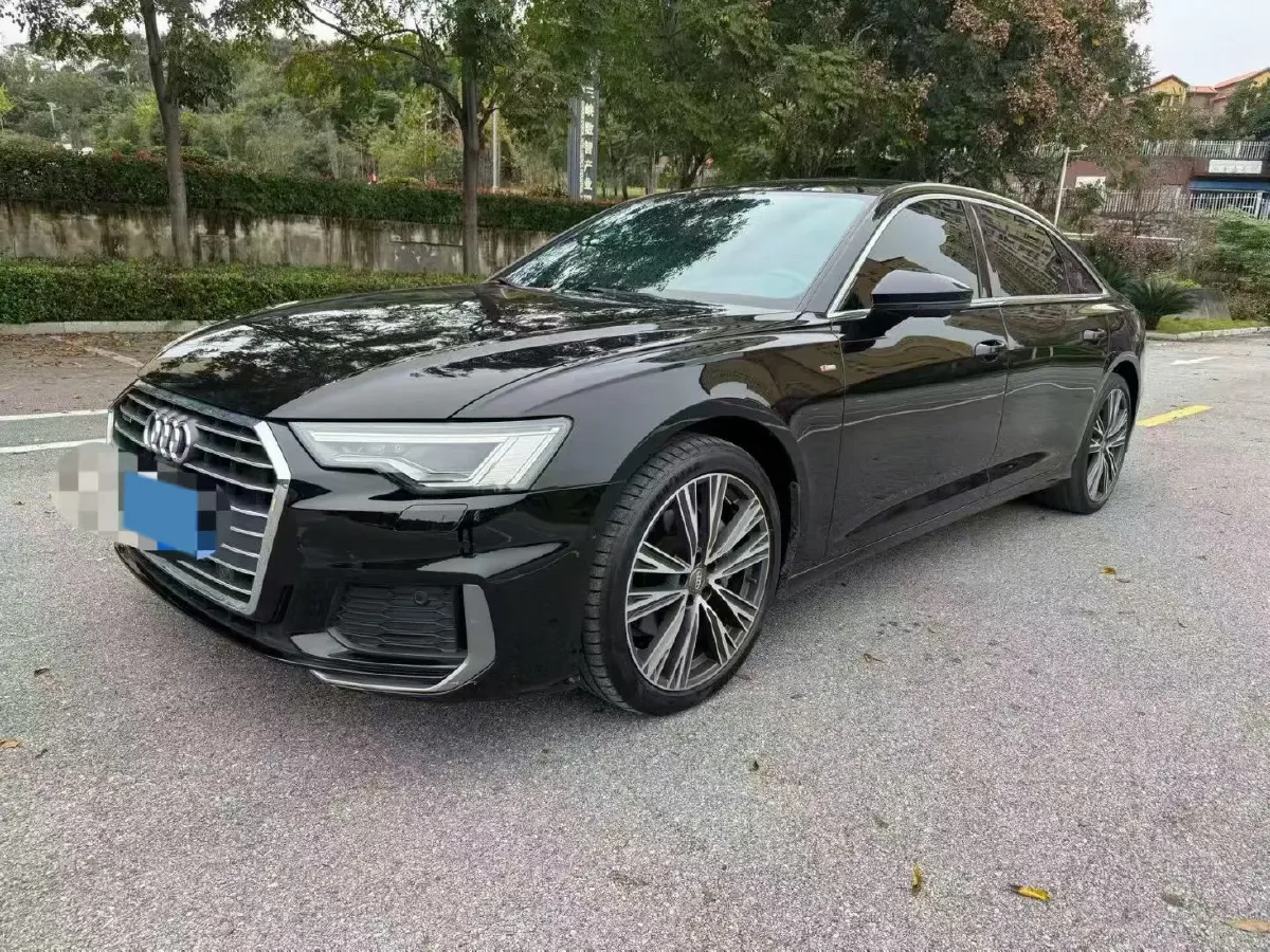 2022 Audi A6L 2.0T 224HP L4 7DCT,autocango,china used car exporter,china ev exporter,chinese used car exporter,chinese used ev exporter