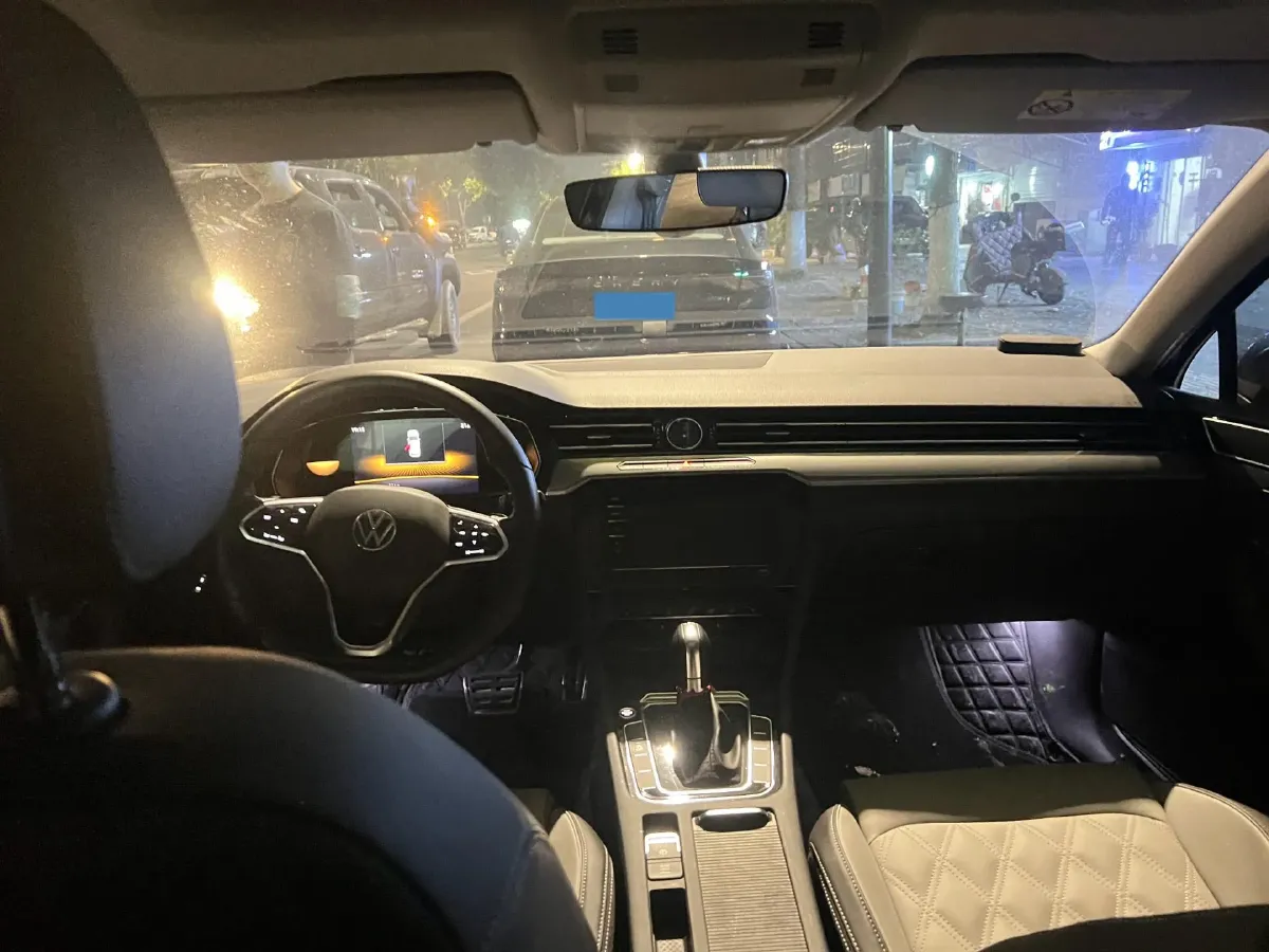 2023 Volkswagen Magotan 2.0T 186HP L4 7DCT,autocango,china used car exporter,china ev exporter,chinese used car exporter,chinese used ev exporter