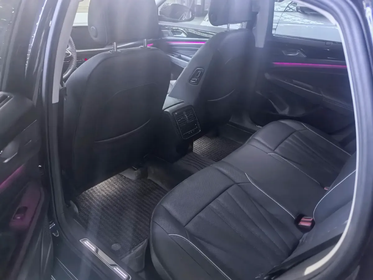 2024 Volkswagen Passat 2.0T 220HP L4 7DCT,autocango,china used car exporter,china ev exporter,chinese used car exporter,chinese used ev exporter