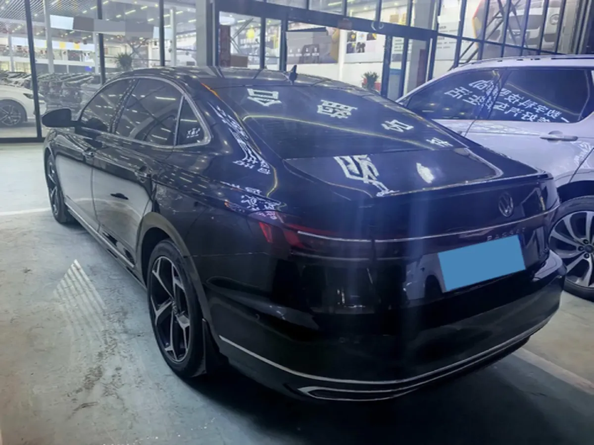 2024 Volkswagen Passat 2.0T 220HP L4 7DCT,autocango,china used car exporter,china ev exporter,chinese used car exporter,chinese used ev exporter