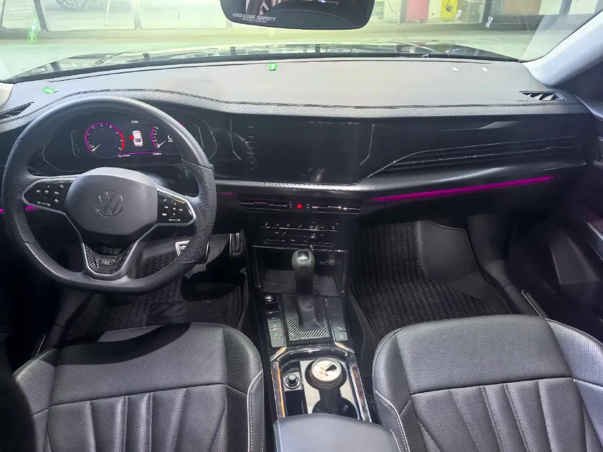 2024 Volkswagen Passat 2.0T 220HP L4 7DCT,autocango,china used car exporter,china ev exporter,chinese used car exporter,chinese used ev exporter