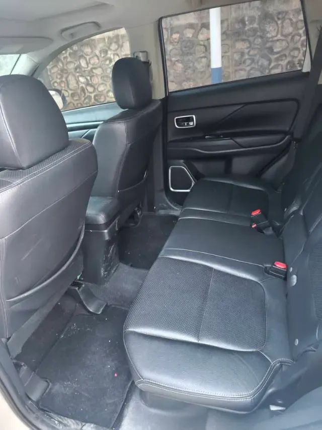 2017 Mitsubishi Outlander 2.0L 166HP L4 CVT,autocango,china used car exporter,china ev exporter,chinese used car exporter,chinese used ev exporter