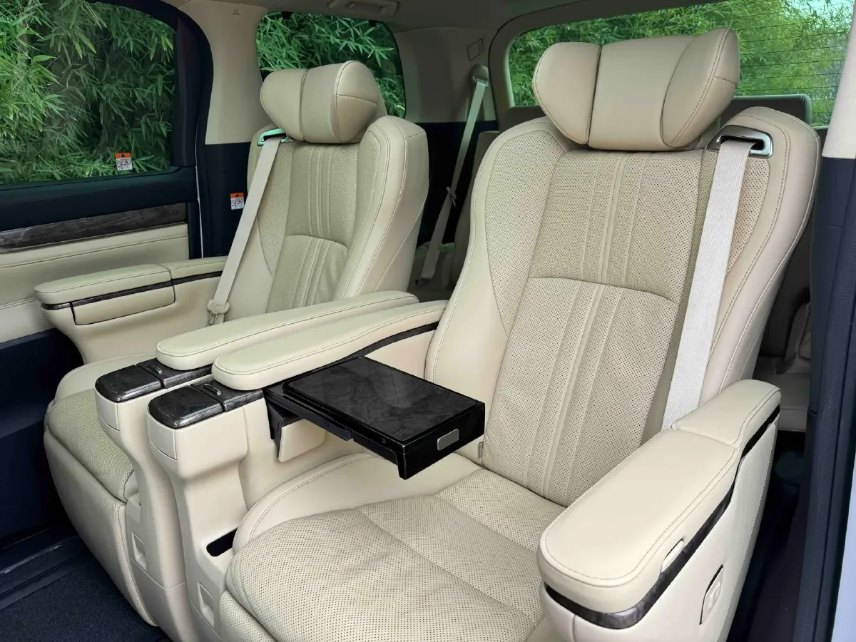 2023 Toyota Alphard 2.5L 117HP L4 E-CVT Hybrid,autocango,china used car exporter,china ev exporter,chinese used car exporter,chinese used ev exporter