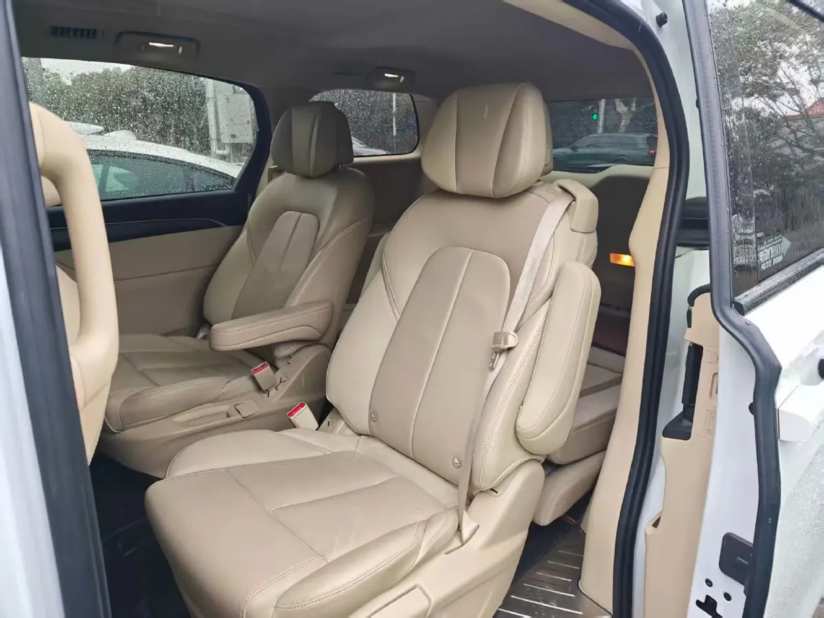 2023 Buick GL8 2.0T 237HP L4 9AT,autocango,china used car exporter,china ev exporter,chinese used car exporter,chinese used ev exporter