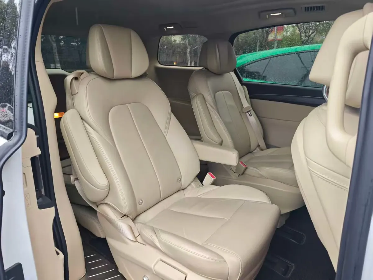 2023 Buick GL8 2.0T 237HP L4 9AT,autocango,china used car exporter,china ev exporter,chinese used car exporter,chinese used ev exporter