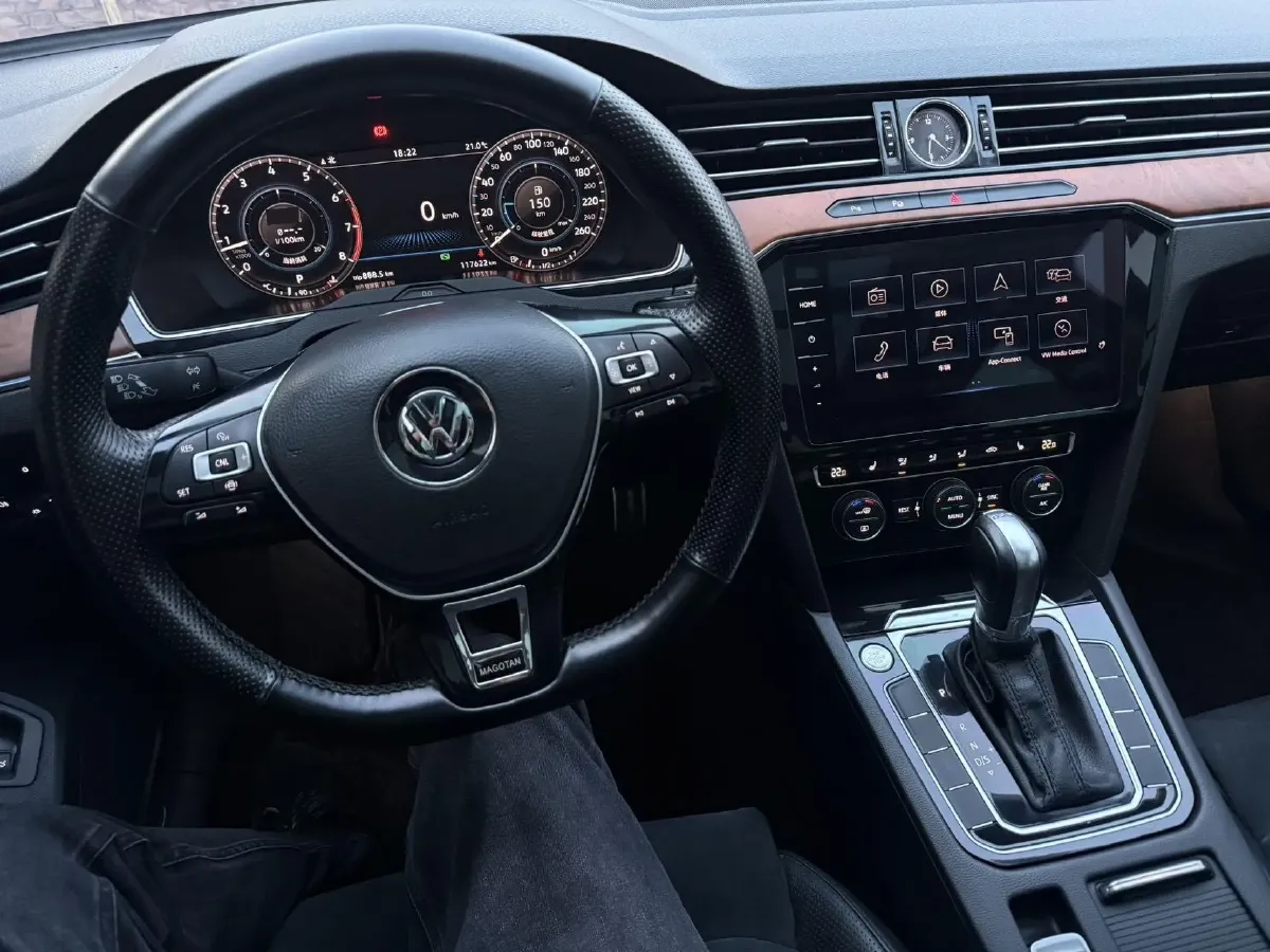 2019 Volkswagen Magotan 2.0T 186HP L4 7DCT,autocango,china used car exporter,china ev exporter,chinese used car exporter,chinese used ev exporter