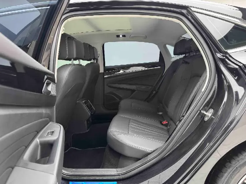 2024 Volkswagen Passat 2.0T 186HP L4 7DCT,autocango,china used car exporter,china ev exporter,chinese used car exporter,chinese used ev exporter