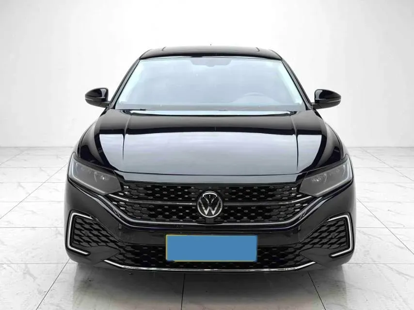 2024 Volkswagen Passat 2.0T 186HP L4 7DCT,autocango,china used car exporter,china ev exporter,chinese used car exporter,chinese used ev exporter