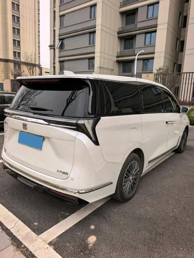 2024 Buick GL8 1.5T 180HP L4 2DHT PHEV 24.4KWH,autocango,china used car exporter,china ev exporter,chinese used car exporter,chinese used ev exporter