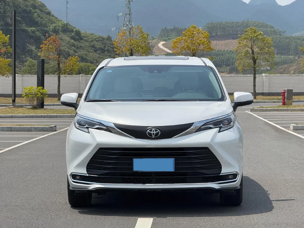 2024 Toyota Sienna 2.5L 189HP L4 E-CVT Hybrid,autocango,china used car exporter,china ev exporter,chinese used car exporter,chinese used ev exporter