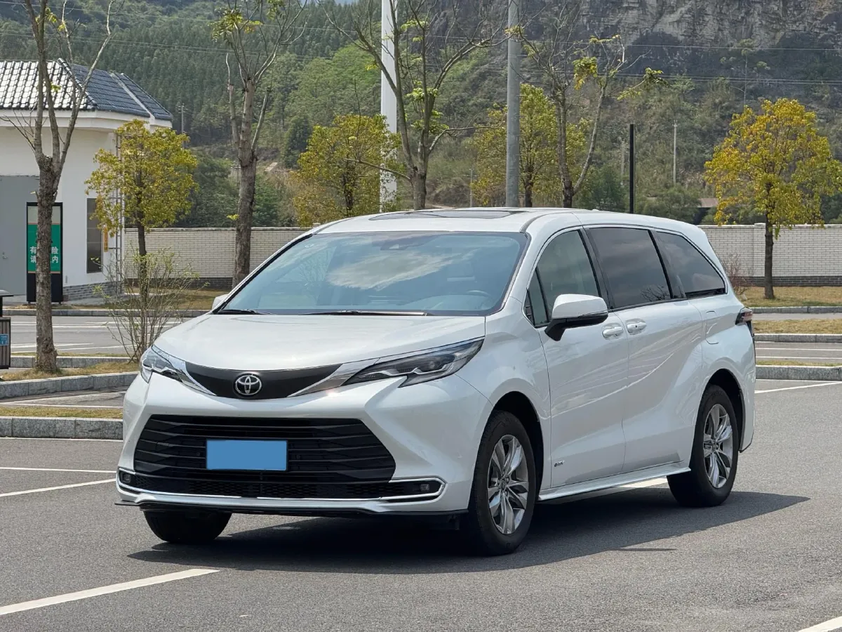 2024 Toyota Sienna 2.5L 189HP L4 E-CVT Hybrid,autocango,china used car exporter,china ev exporter,chinese used car exporter,chinese used ev exporter